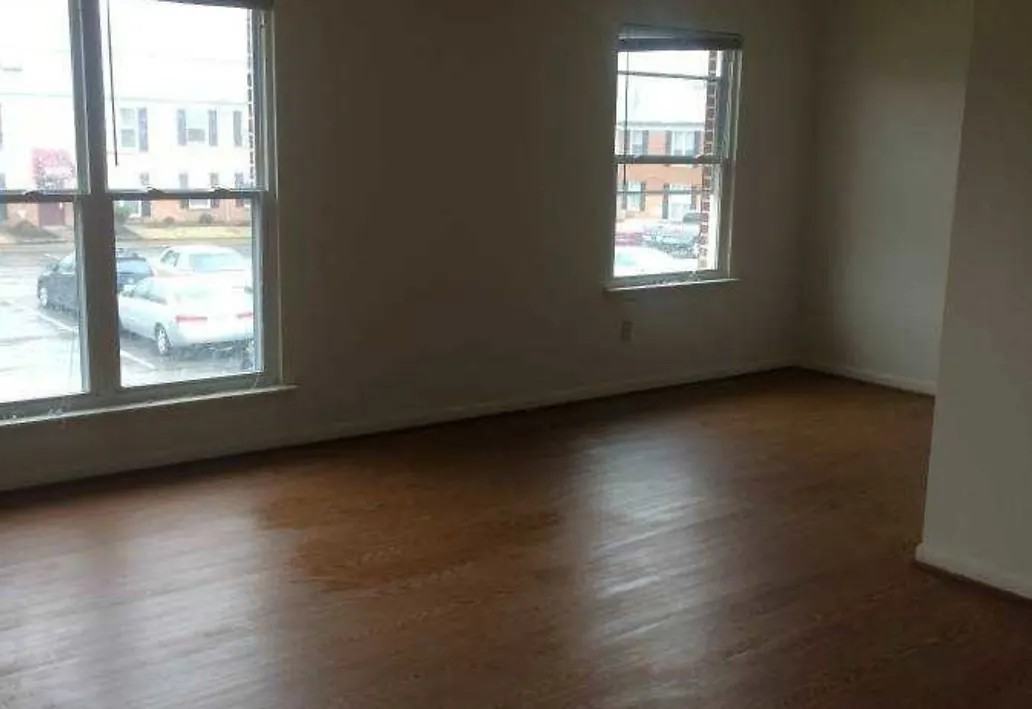 Carson Square - Photo 2 of 9