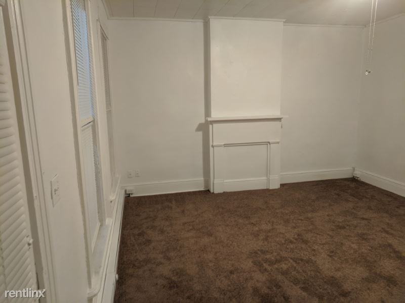 215 Franklin Ave - Photo 3 of 24