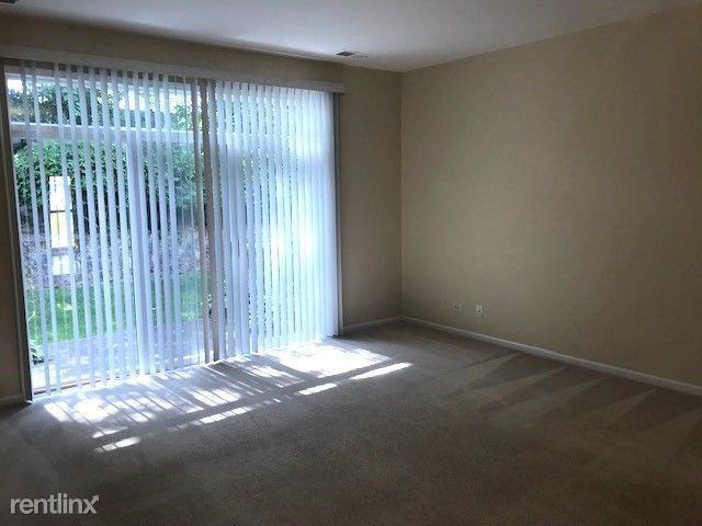 2440 Oneida Ln - Photo 2 of 16