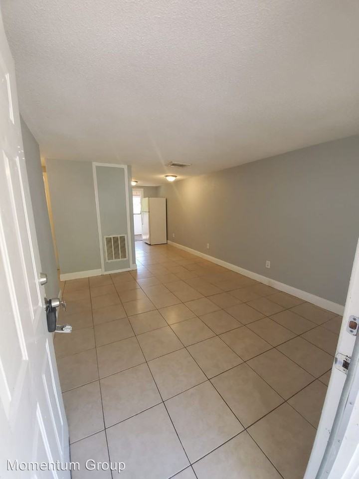 609 S. 70th St. - Photo 2 of 9