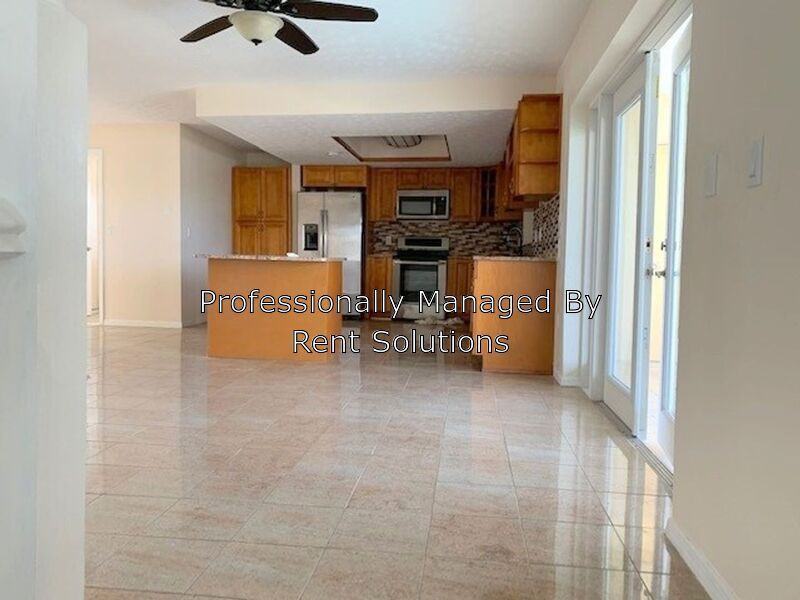 5521 Westshore Dr - Photo 2 of 22