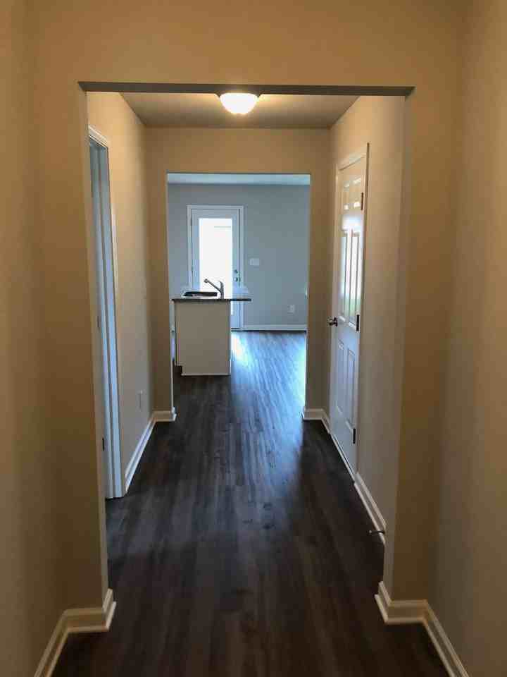 305 Nutwood Trce - Photo 2 of 23