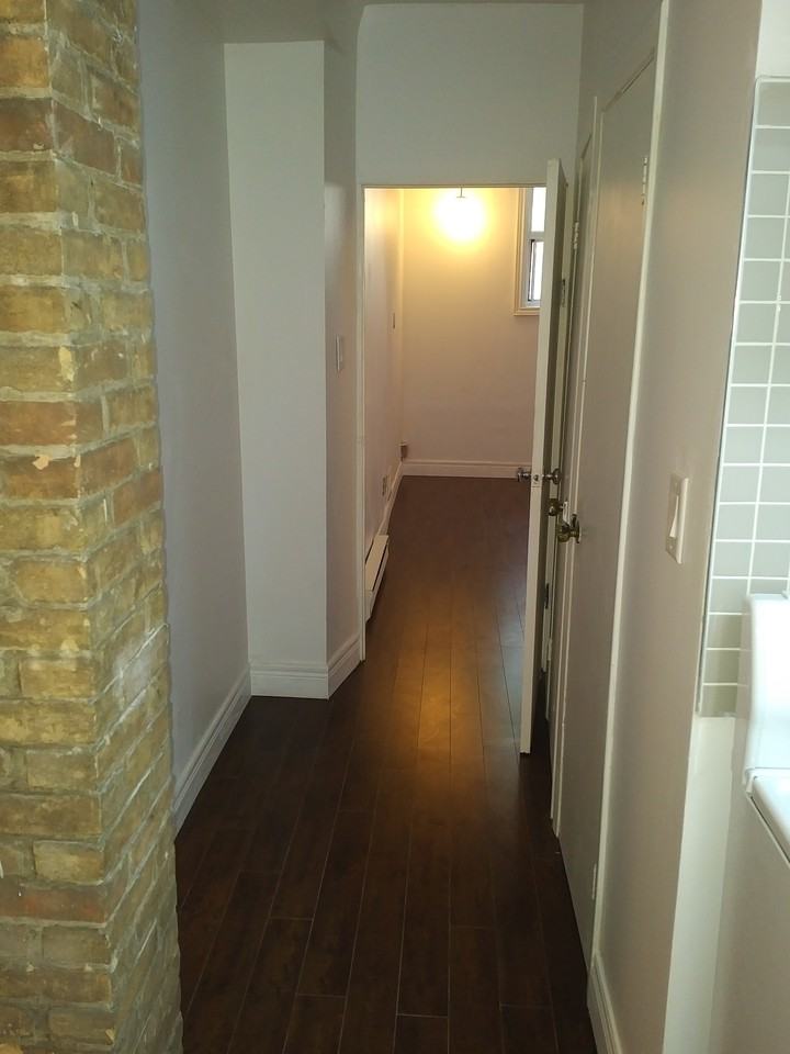 885 Davenport Road - Photo 7 of 11