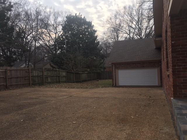 801 South Yates Road - Photo 3 of 40