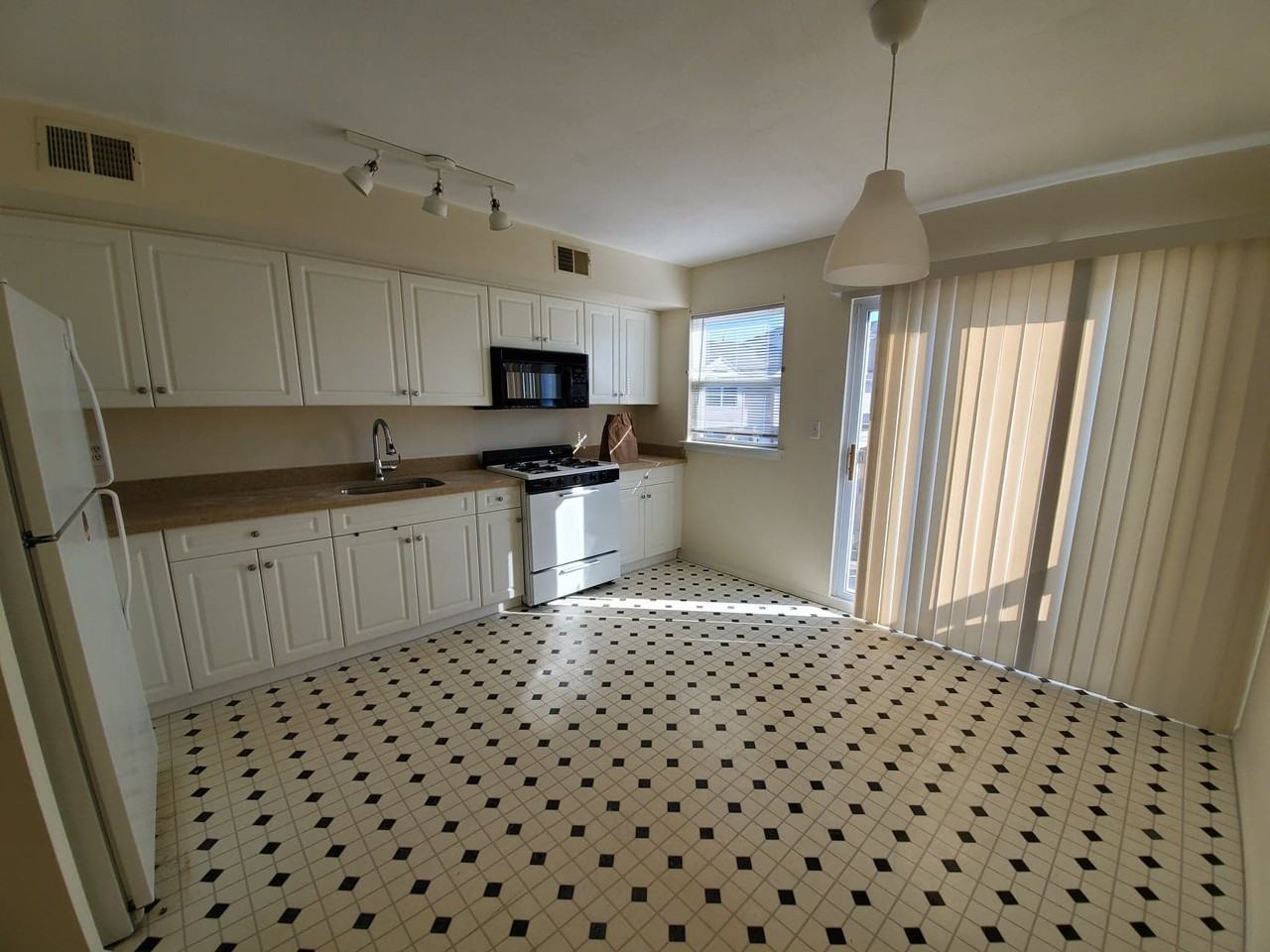 18 Sky Lane #1st and 2n - Photo 3 of 9