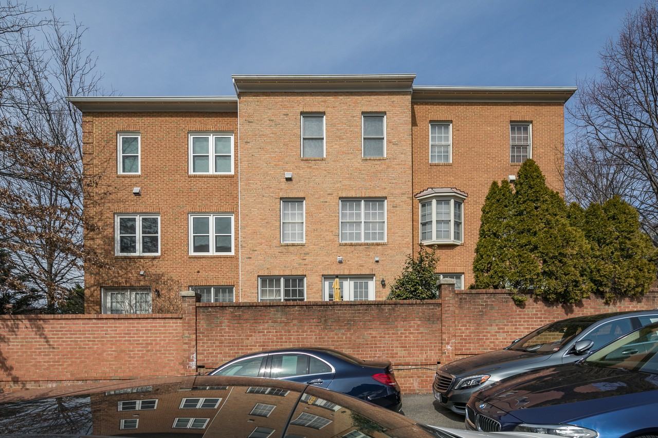 1122 N Vernon St - Photo 4 of 31