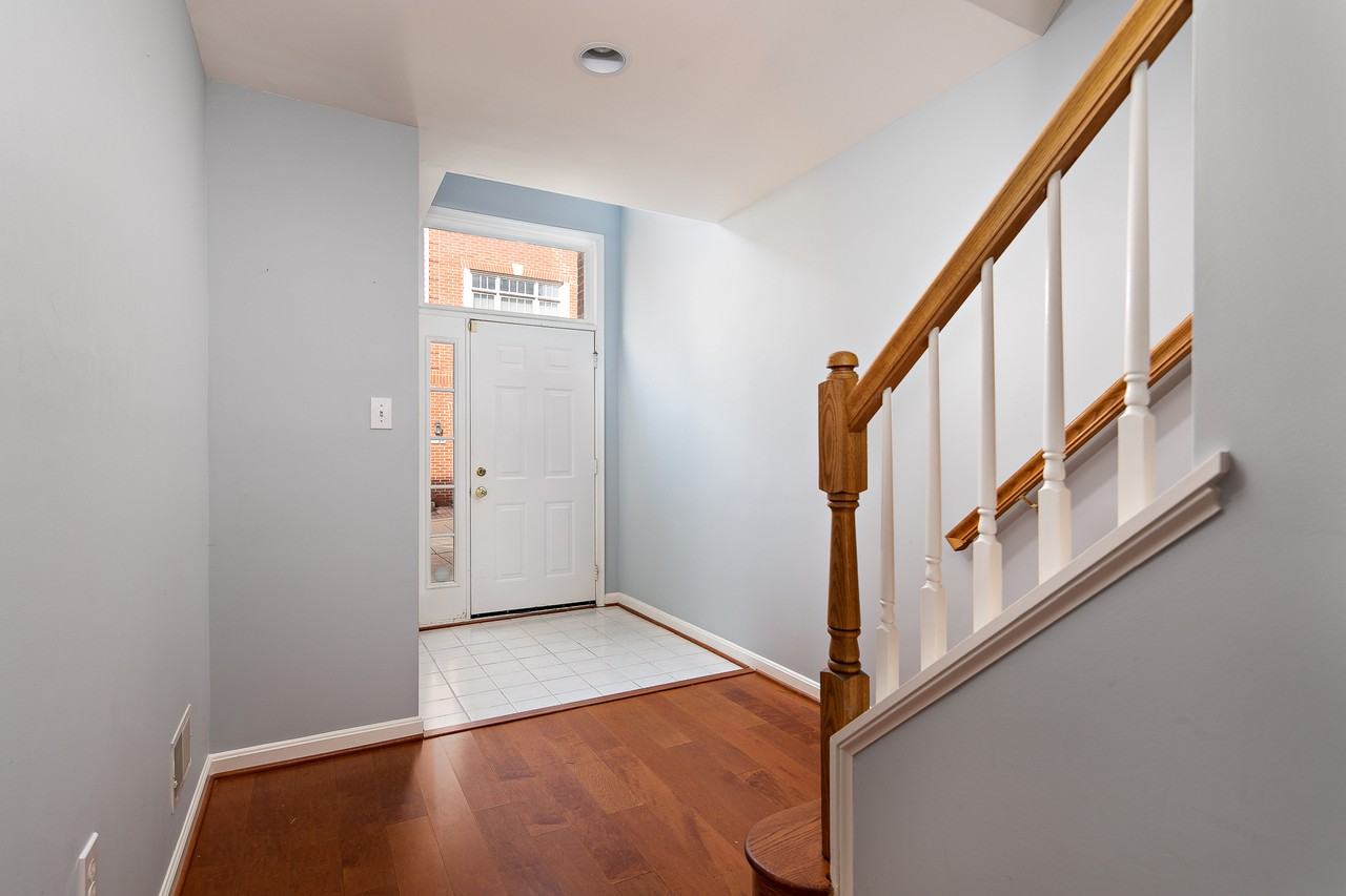 1122 N Vernon St - Photo 6 of 31