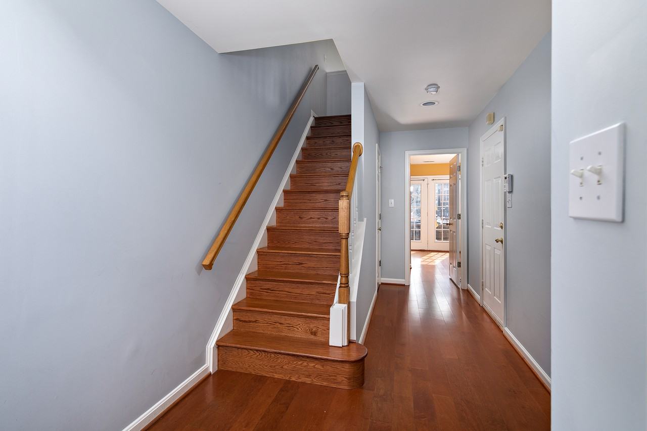 1122 N Vernon St - Photo 7 of 31