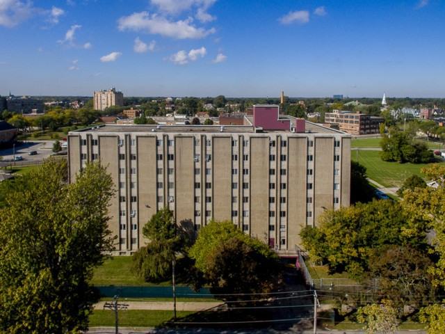 Ashland Manor - Photo 2 of 31