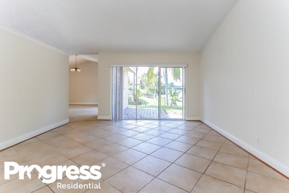 5224 Nw 96th Dr - Photo 2 of 15