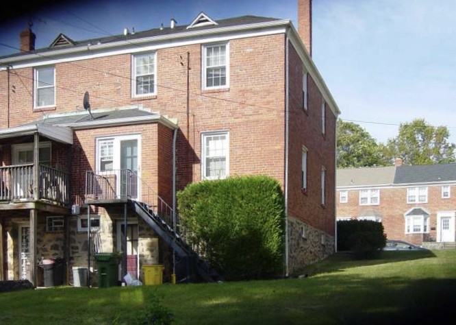 6103 Parkway Drive #A - Photo 3 of 32