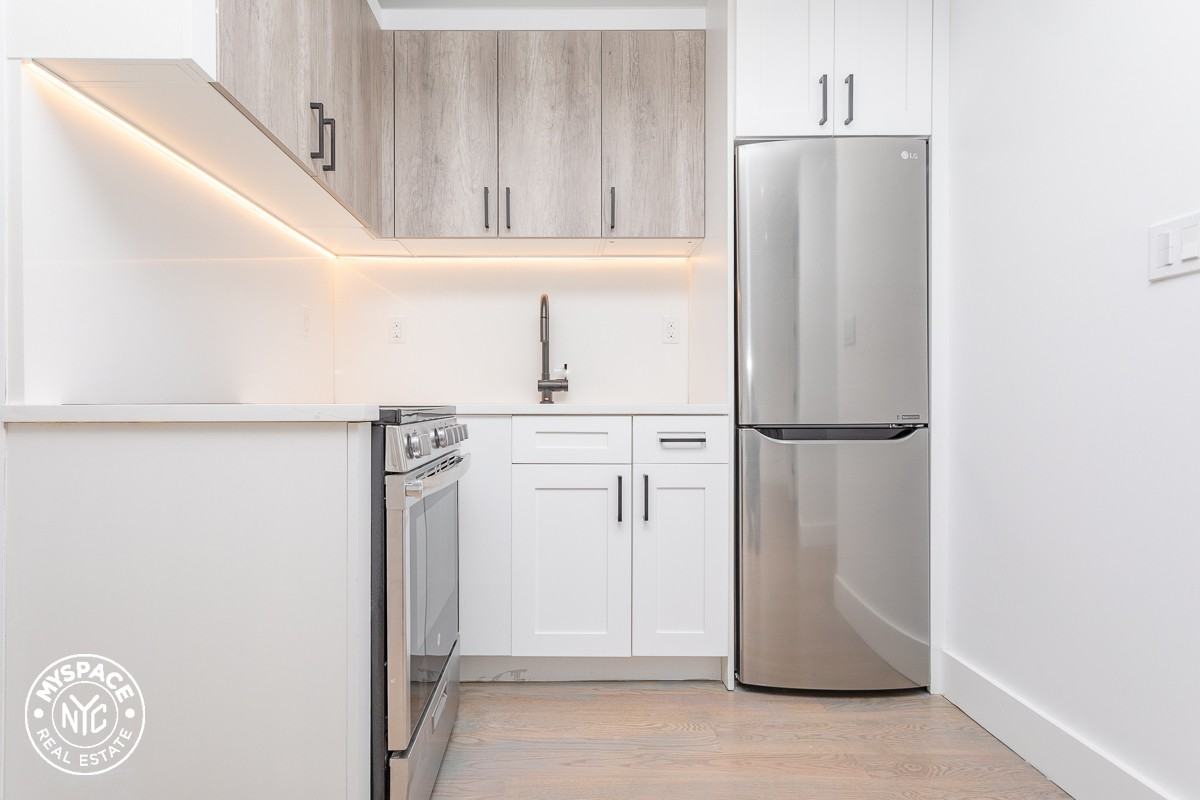 282 East 32nd St - Photo 3 of 16