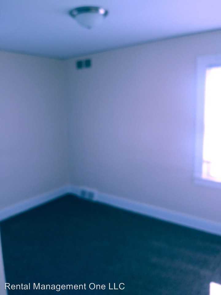 4762 Argyle - Photo 3 of 8