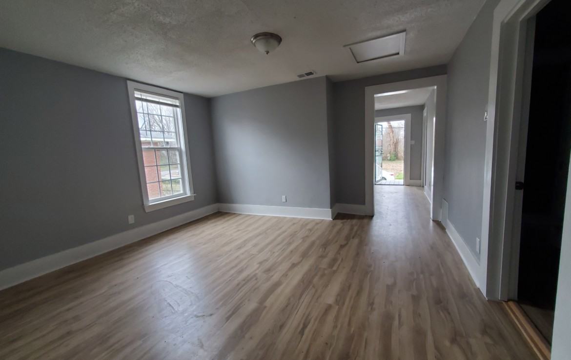 785 Olympic Street - Photo 2 of 3