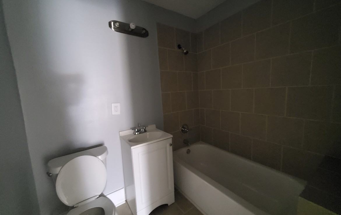 785 Olympic Street - Photo 3 of 3