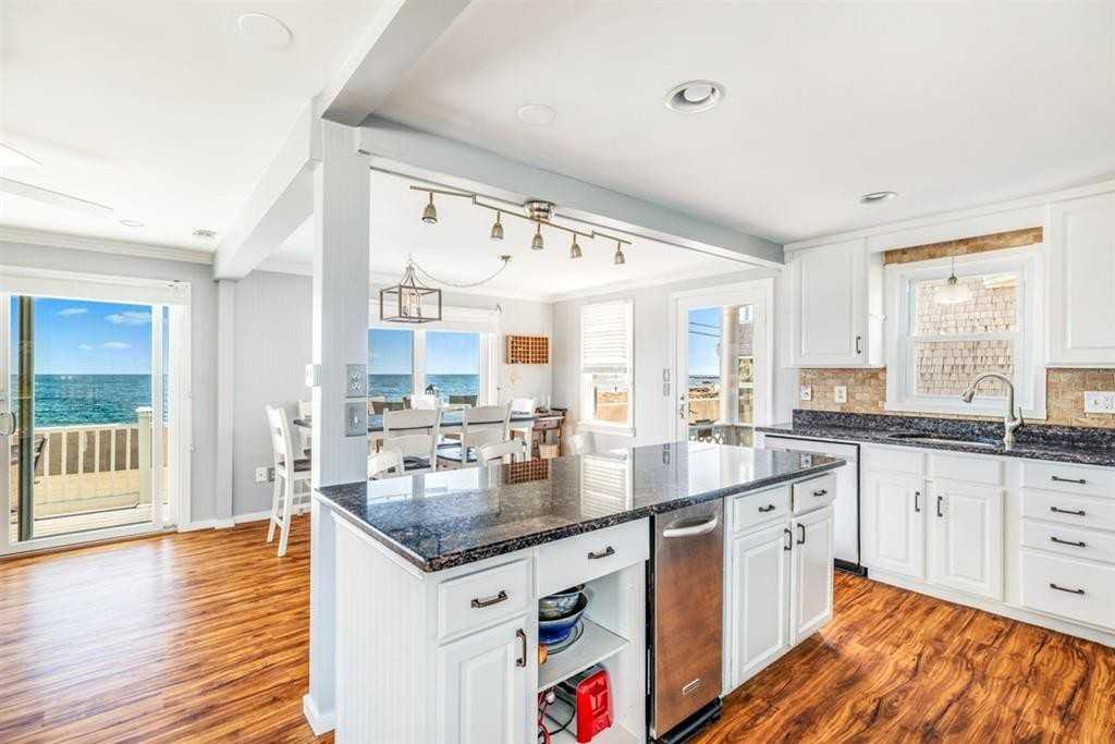 115 Glades Rd - Summer Weekly - Photo 3 of 41