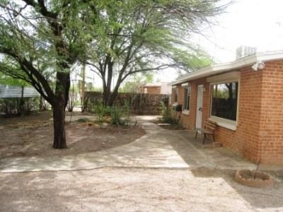 2725 N Sparkman Blvd - Photo 2 of 14