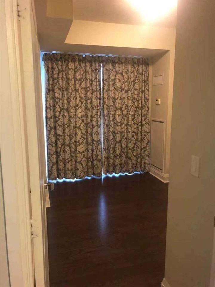 1080 Bay Street - Photo 3 of 12