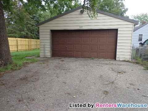 1011 Washington Memorial Dr - Photo 2 of 15