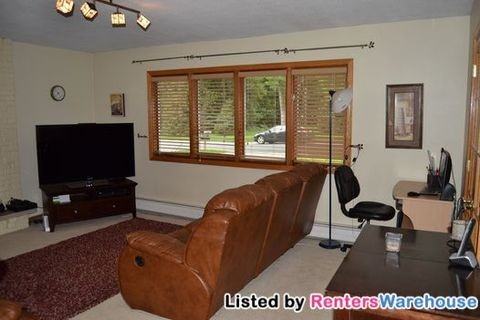 2005 Woods Ln - Photo 2 of 14