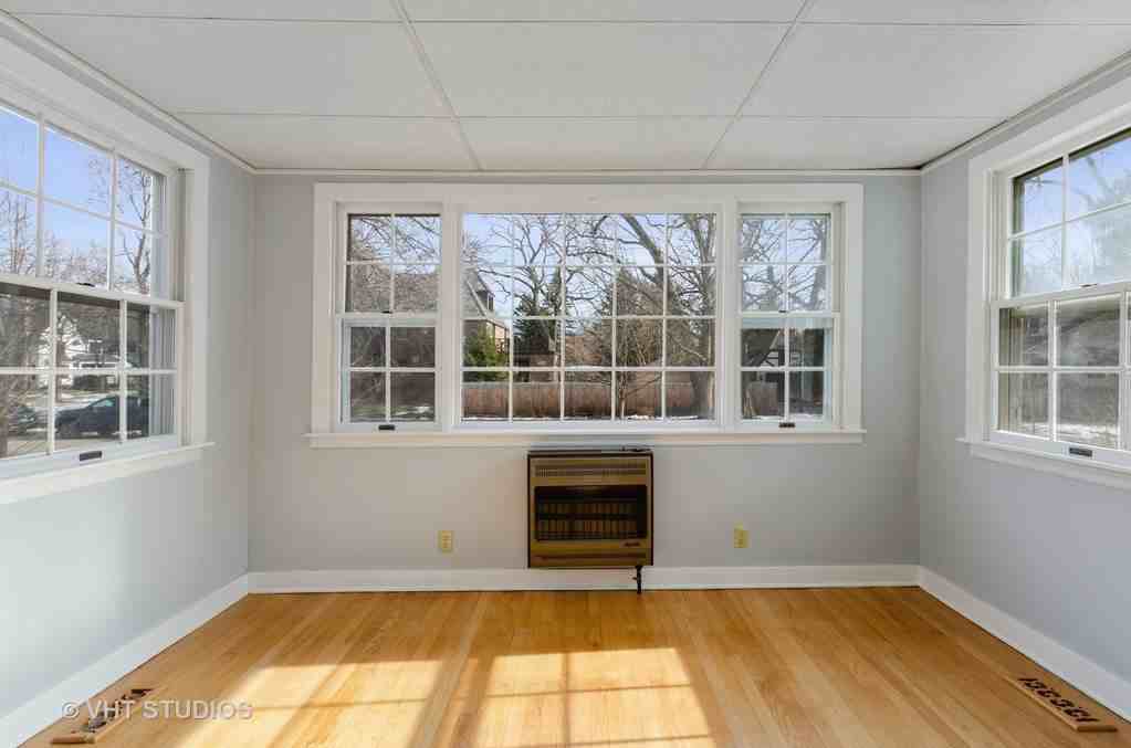 220 Poplar - Photo 3 of 16