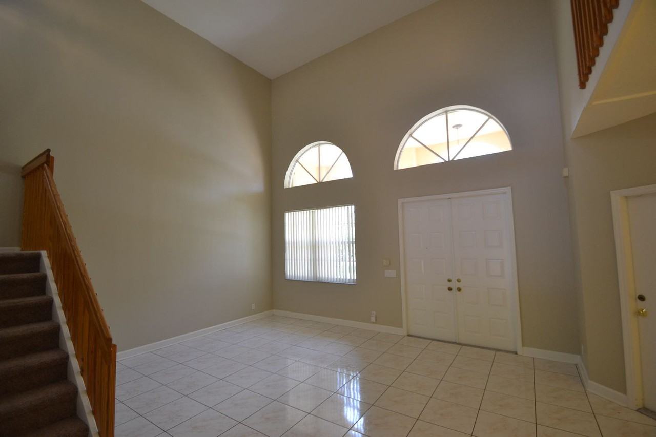 5425 Sw 132nd Ave - Photo 2 of 24