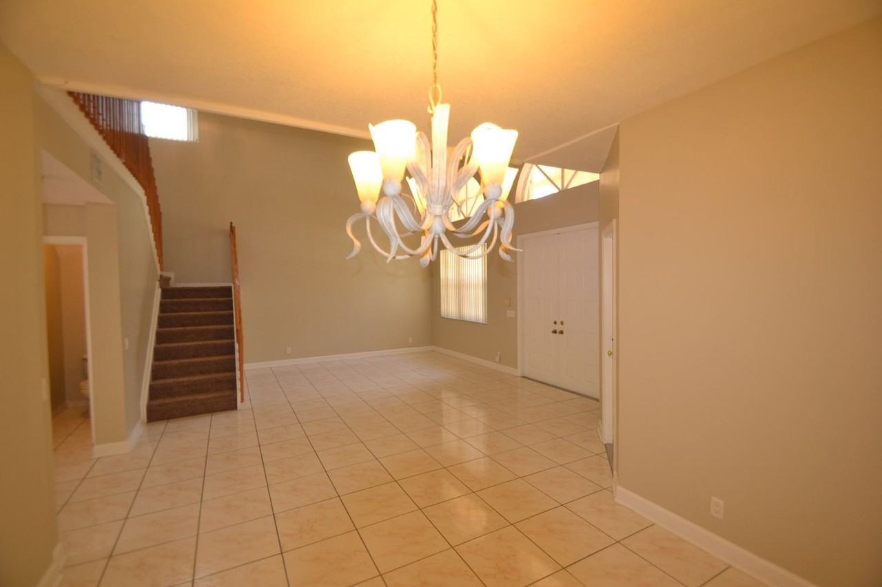 5425 Sw 132nd Ave - Photo 3 of 24