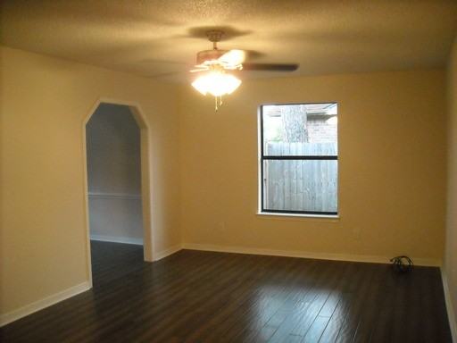 7747 Grundy St - Photo 2 of 14