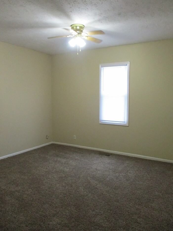 1206 Oakley Street - Photo 3 of 11