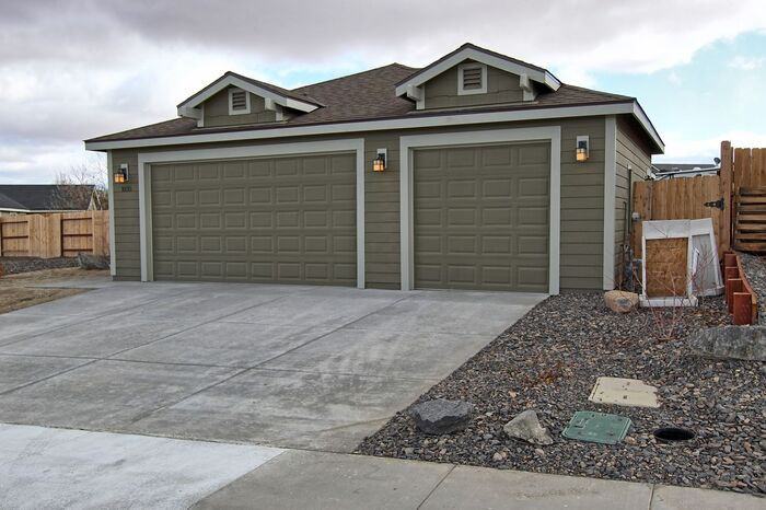 1035 Emerald Way - Photo 2 of 25