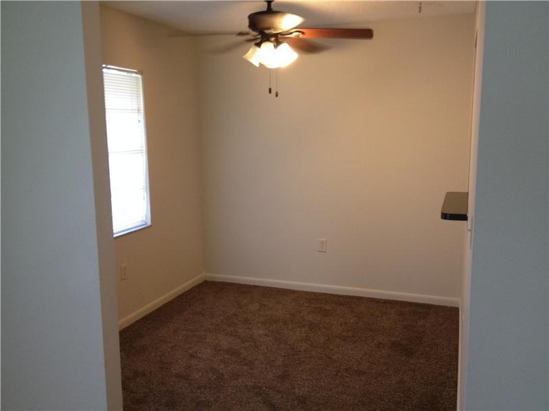 458 S Westgate Ave - Photo 3 of 11