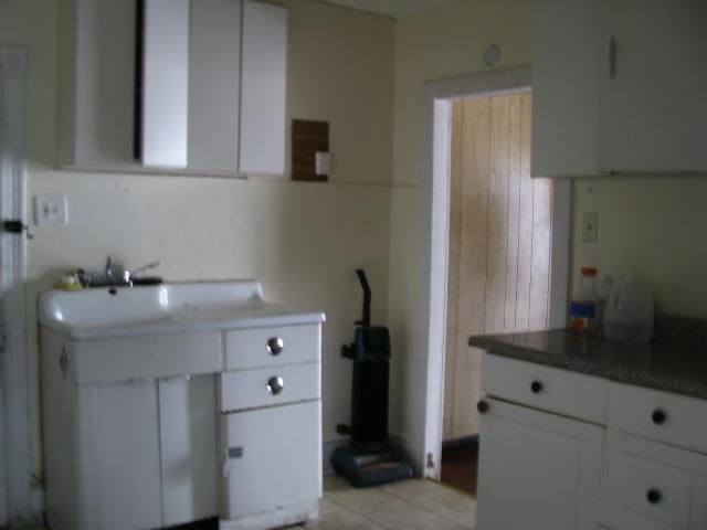 116 S Gilbert St - Photo 3 of 11