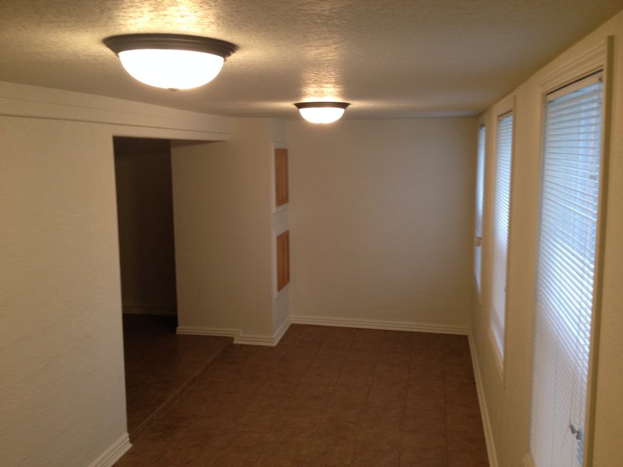 10130 Elizabeth Dr - Photo 2 of 12