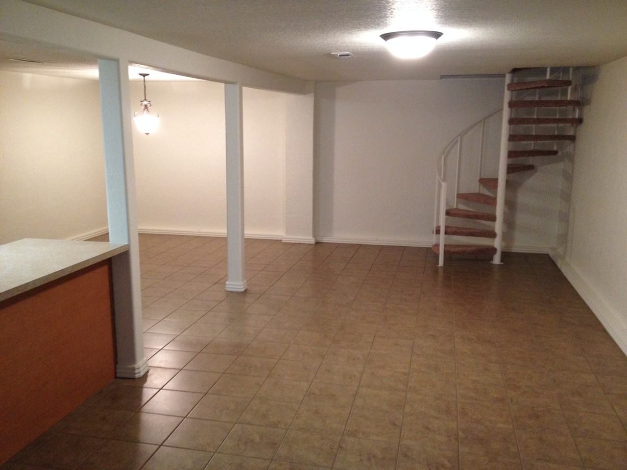 10130 Elizabeth Dr - Photo 3 of 12