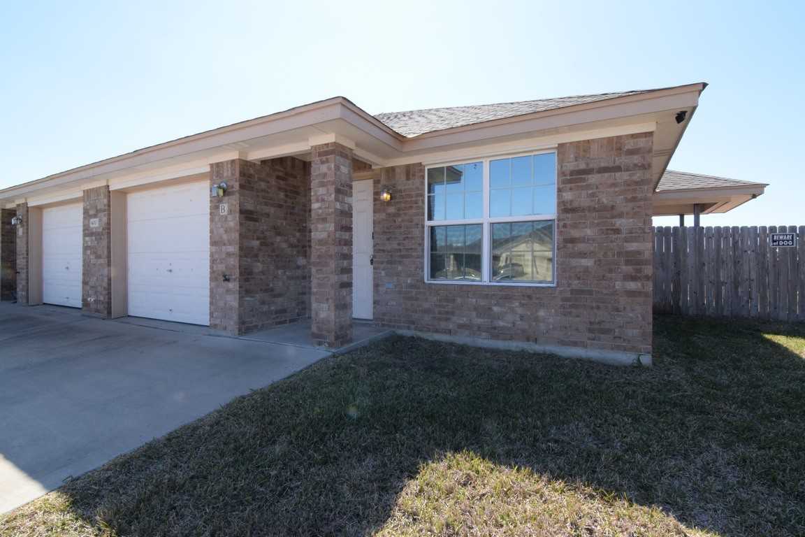1400 Cavalry Ln - Photo 3 of 23