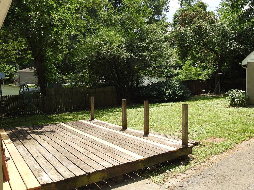 1402 Huntoon Avenue - Photo 3 of 18