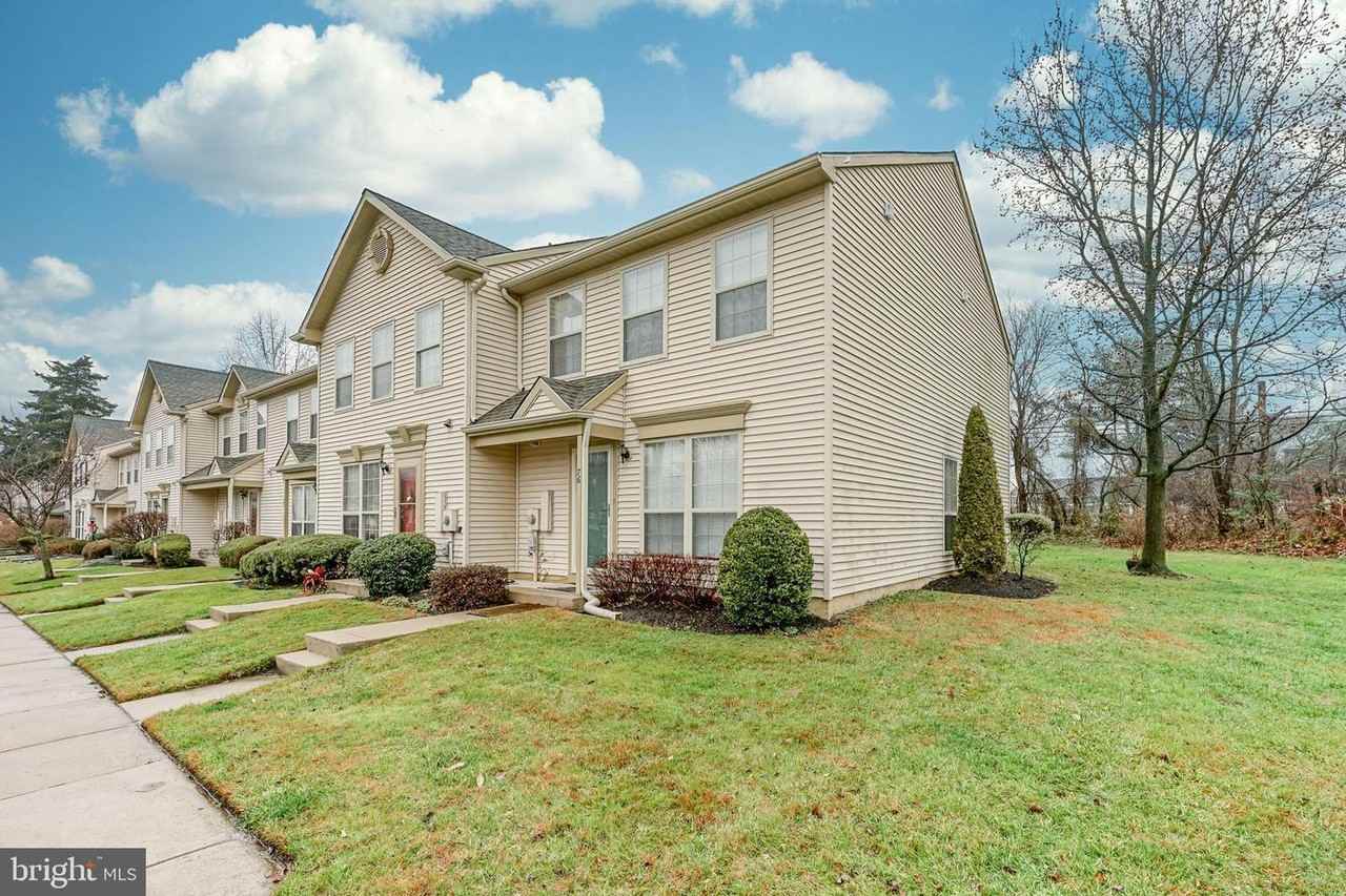 76 Forest Ct - Photo 2 of 25