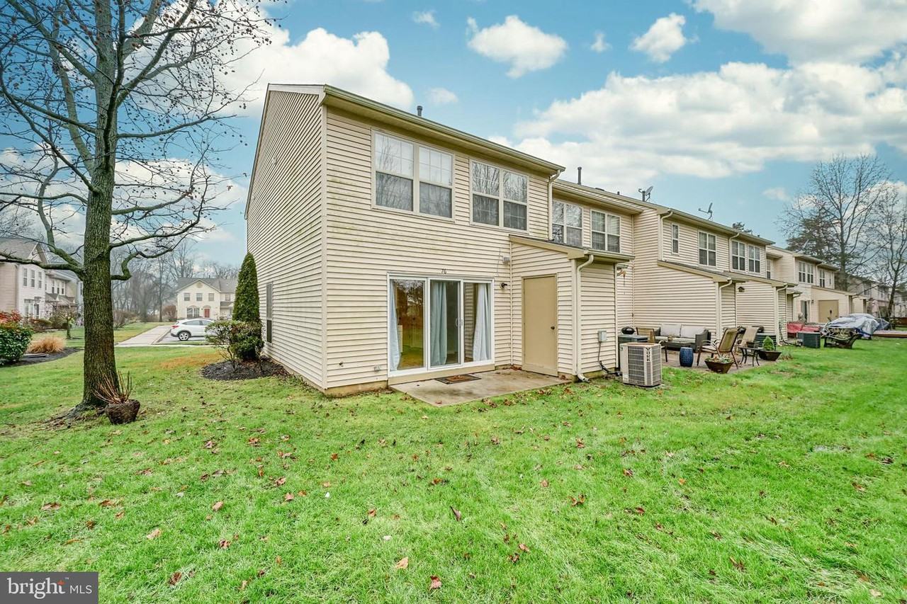 76 Forest Ct - Photo 3 of 25