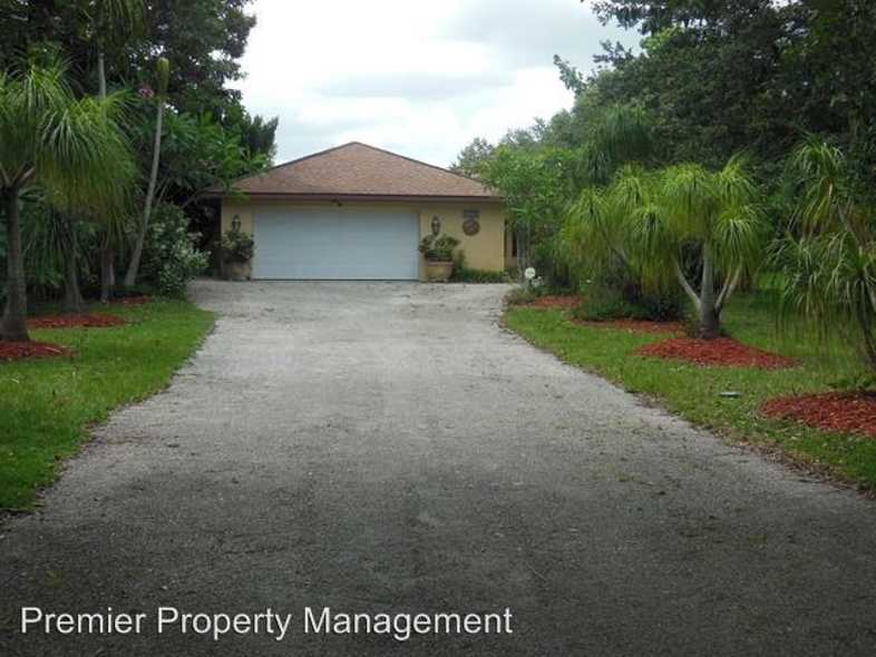6659 Livingston Woods Ln, Naples, FL 34109 3 Bedroom House for 2,195