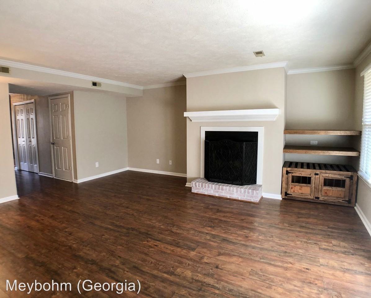 215 Hickory Place - Photo 3 of 13