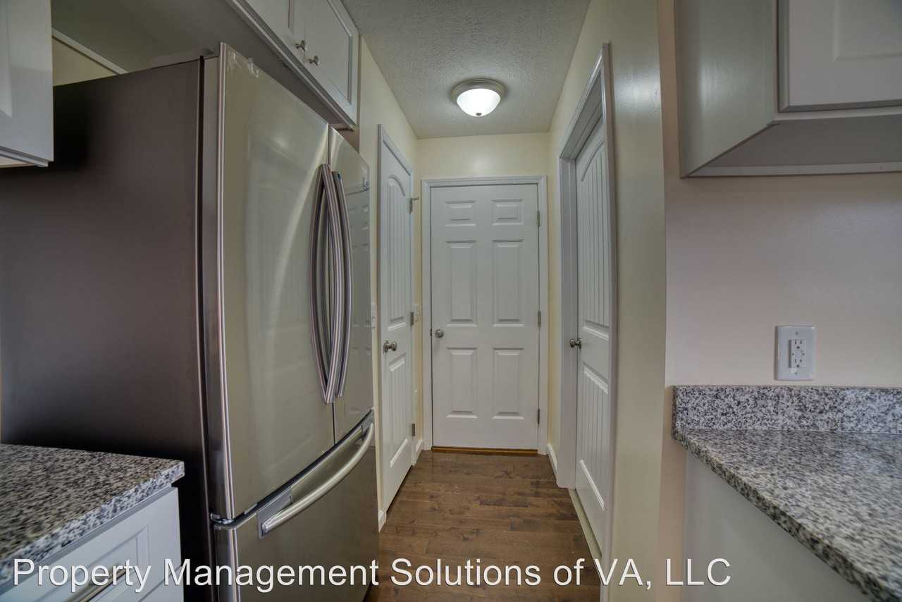 209 Courtland Circle - Photo 3 of 14