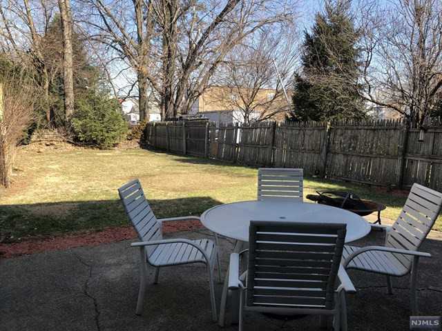 343 Wagaraw Road Unit 1 - Photo 3 of 23