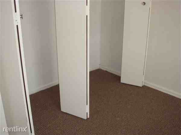 Park Chestnut condominium complex - Photo 2 of 5