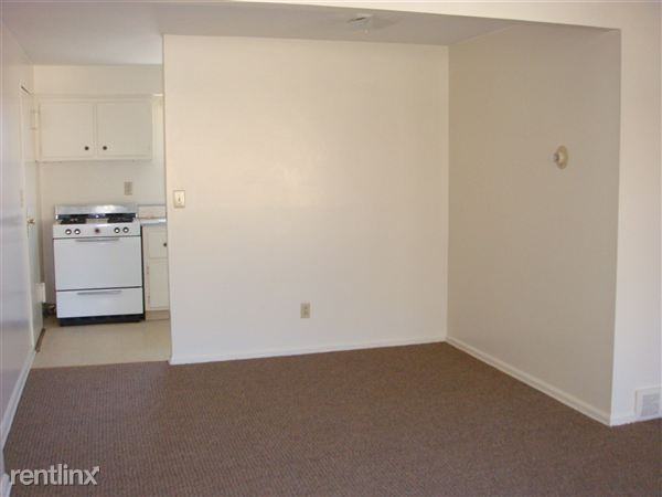 Park Chestnut condominium complex - Photo 3 of 5