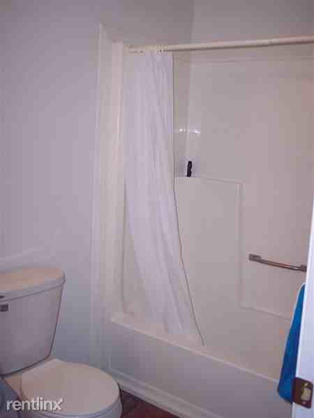 1011 Elm St - Photo 2 of 7