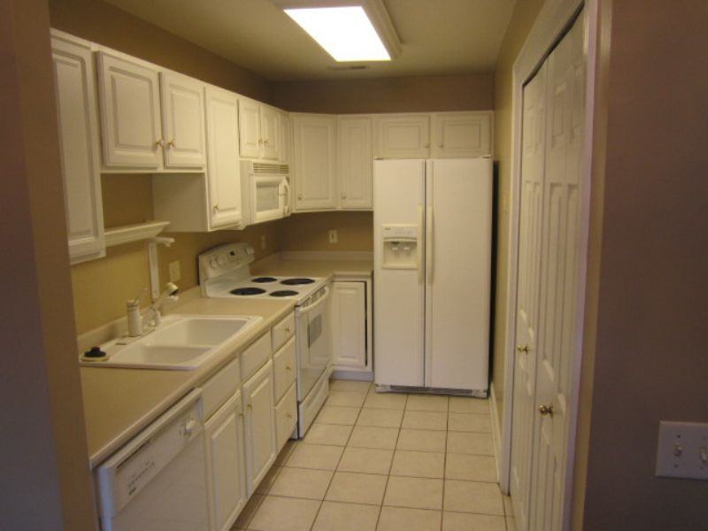 1060 Red Leaf Dr - Photo 2 of 10