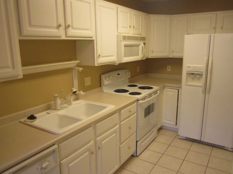 1060 Red Leaf Dr - Photo 3 of 10