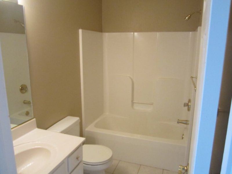 1060 Red Leaf Dr - Photo 6 of 10