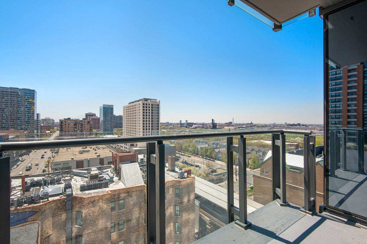 Eleven40 - Photo 3 of 35