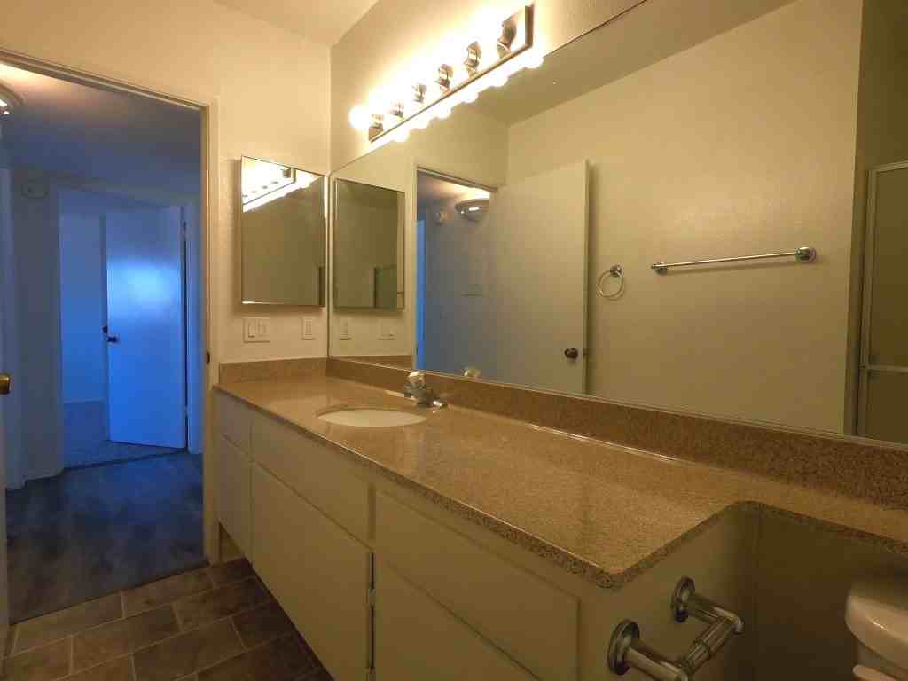 Magnolia Blvd. & Columbus Ave. - Photo 4 of 37